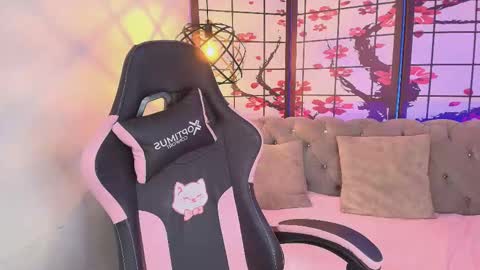  FLUFFY BUBBLE  online show from 01/12/26, 04:18