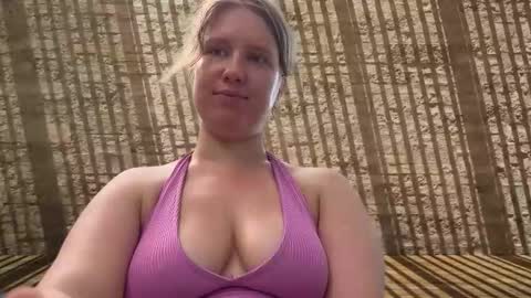 fluffy_bunnyxxx online show from 04/15/26, 06:31