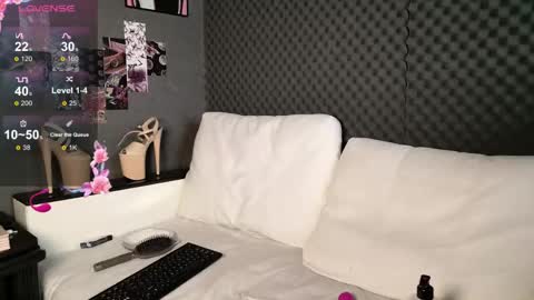 Snapshot of fluffy_cloude chatting on 05/12/26, 04:09 fluffy_cloude online show from 05/12/26, 04:09