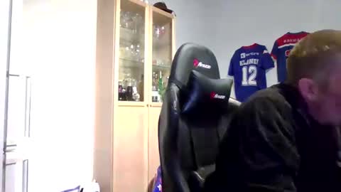 Snapshot of fluffy_espen chatting on 04/12/26, 02:00 fluffy_espen online show from 04/12/26, 02:00