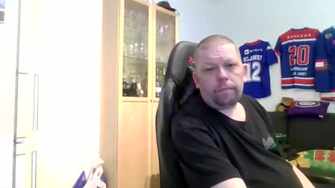 Snapshot of fluffy_espen chatting on 04/23/26, 08:35 fluffy_espen online show from 04/23/26, 08:35