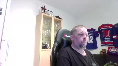 Snapshot of fluffy_espen chatting on 04/26/26, 04:32 fluffy_espen online show from 04/26/26, 04:32