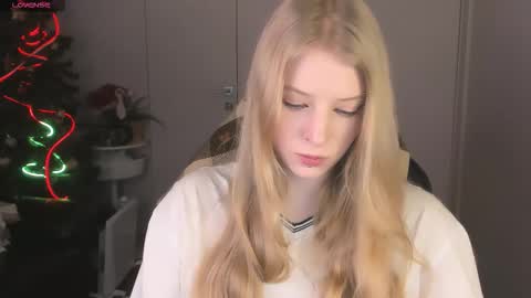 Mia online show from 12/18/25, 02:12