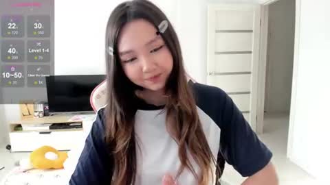 Snapshot of fluffy_rose chatting on 06/19/26, 12:37 Rose online show from 06/19/26, 12:37