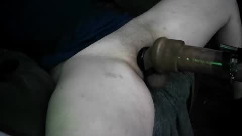 Snapshot of fluffyopillow chatting on 10/24/25, 08:11 fluffyopillow online show from 10/24/25, 08:11