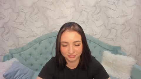 Snapshot of flufyfoxx chatting on 04/28/26, 12:09 Lina online show from 04/28/26, 12:09