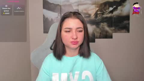 Snapshot of flufyfoxx chatting on 04/29/26, 12:48 Lina online show from 04/29/26, 12:48