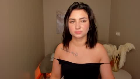 Lina online show from 07/22/26, 12:13