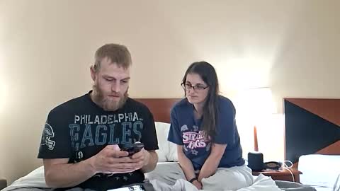 flyeaglesfly2009 online show from 02/07/26, 02:15