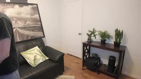 Snapshot of fngaymerguy chatting on 03/28/26, 04:56 bulge vpl online show from 03/28/26, 04:56