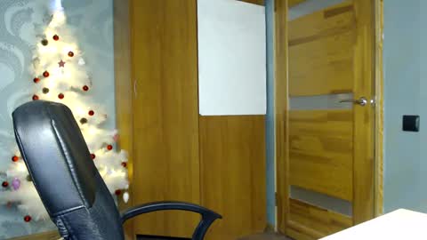 Snapshot of fofhcf chatting on 12/25/24, 04:11 Molli  Ready for any play with you. Hottest show in pvt  Help a student earn big tokens  online show from 12/25/24, 04:11