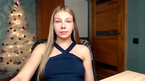 Snapshot of fofhcf chatting on 01/24/25, 02:07 Molli  Ready for any play with you. Hottest show in pvt  Help a student earn big tokens  online show from 01/24/25, 02:07
