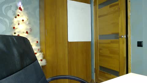 Snapshot of fofhcf chatting on 01/25/25, 07:39 Molli  Ready for any play with you. Hottest show in pvt  Help a student earn big tokens  online show from 01/25/25, 07:39