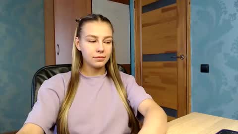 Snapshot of fofhcf chatting on 02/07/25, 10:08 Molli  Ready for any play with you. Hottest show in pvt  Help a student earn big tokens  online show from 02/07/25, 10:08