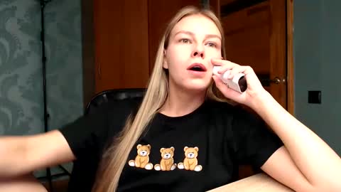 Snapshot of fofhcf chatting on 02/10/25, 06:56 Molli  Ready for any play with you. Hottest show in pvt  Help a student earn big tokens  online show from 02/10/25, 06:56