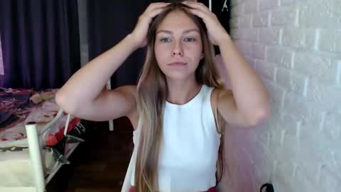 Snapshot of fofhcf chatting on 09/10/25, 12:10 Molli  Ready for any play with you. Hottest show in pvt  Help a student earn big tokens  online show from 09/10/25, 12:10