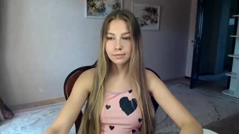 Snapshot of fofhcf chatting on 10/07/25, 10:01 Molli  Ready for any play with you. Hottest show in pvt  Help a student earn big tokens  online show from 10/07/25, 10:01