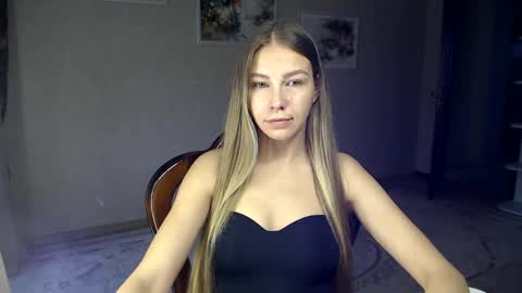 Snapshot of fofhcf chatting on 10/09/25, 12:03 Molli  Ready for any play with you. Hottest show in pvt  Help a student earn big tokens  online show from 10/09/25, 12:03