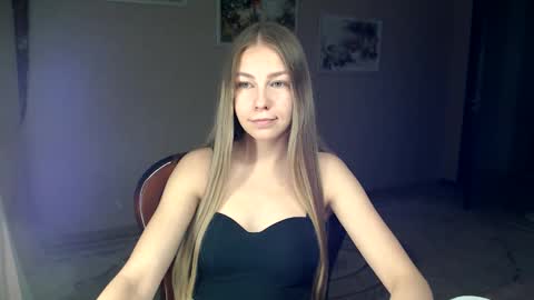 Snapshot of fofhcf chatting on 10/12/25, 07:46 Molli  Ready for any play with you. Hottest show in pvt  Help a student earn big tokens  online show from 10/12/25, 07:46