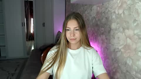 Snapshot of fofhcf chatting on 10/23/25, 01:54 Molli  Ready for any play with you. Hottest show in pvt  Help a student earn big tokens  online show from 10/23/25, 01:54