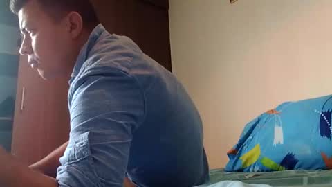 Snapshot of follonwx16xd chatting on 09/22/25, 05:37 follonwx16xd online show from 09/22/25, 05:37