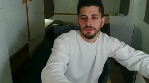 independent model online show from 11/25/25, 07:03