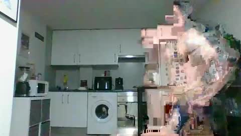 Snapshot of fonsi924 chatting on 03/17/26, 06:06 fonsi924 online show from 03/17/26, 06:06