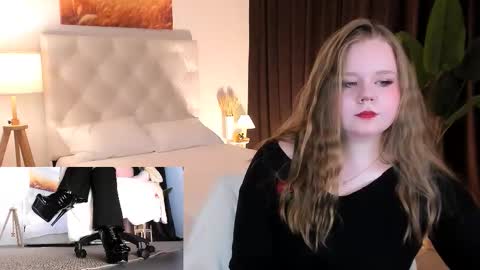 Molly online show from 09/16/25, 12:33