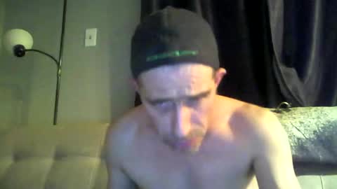 Snapshot of fouraide42 chatting on 12/18/24, 03:37 fouraide42 online show from 12/18/24, 03:37