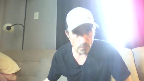 Snapshot of fouraide42 chatting on 02/21/25, 07:43 fouraide42 online show from 02/21/25, 07:43