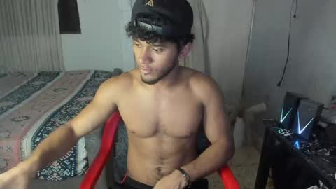 Snapshot of fox_evans chatting on 05/07/26, 10:48 Fox online show from 05/07/26, 10:48