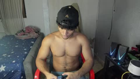 Snapshot of fox_evans chatting on 05/27/26, 08:17 Fox online show from 05/27/26, 08:17