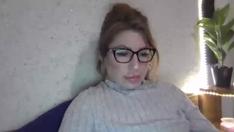 fox_red_lady7 online show from 01/23/25, 08:24