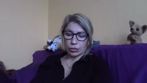 fox_red_lady7 online show from 02/06/26, 09:56