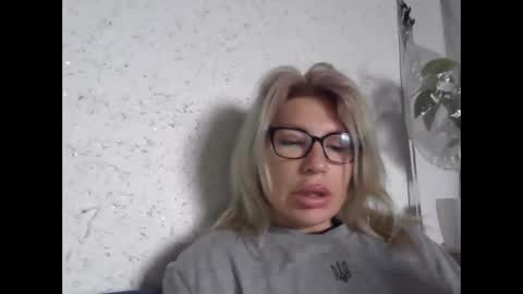 fox_red_lady7 online show from 04/08/26, 07:41