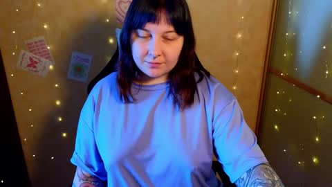 Snapshot of foxgirlandmerguis chatting on 06/11/26, 08:01 Belinda online show from 06/11/26, 08:01
