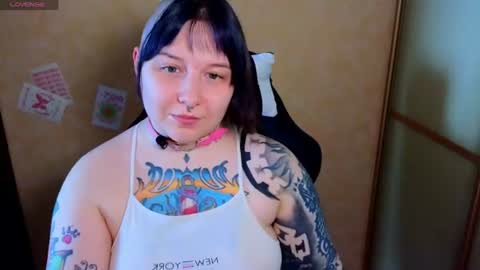 Snapshot of foxgirlandmerguis chatting on 07/20/26, 08:17 Belinda online show from 07/20/26, 08:17