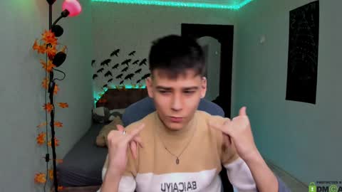 Foxicfu online show from 12/05/24, 10:44