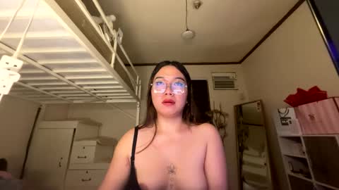 Snapshot of foxieeealona chatting on 05/14/26, 07:53 Alicia Baby online show from 05/14/26, 07:53