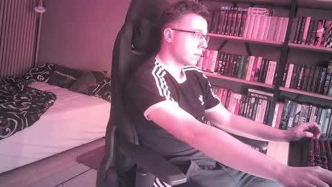 Adrian online show from 11/02/25, 07:27