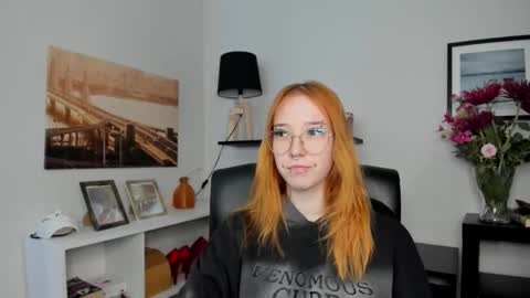 Snapshot of foxsonya chatting on 05/18/26, 05:24 Sonya online show from 05/18/26, 05:24