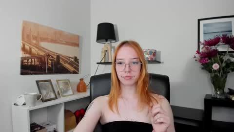 Snapshot of foxsonya chatting on 05/19/26, 05:36 Sonya online show from 05/19/26, 05:36
