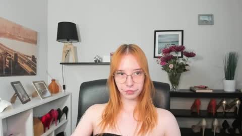 Snapshot of foxsonya chatting on 06/03/26, 05:43 Sonya online show from 06/03/26, 05:43