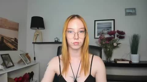 Snapshot of foxsonya chatting on 06/15/26, 05:31 Sonya online show from 06/15/26, 05:31