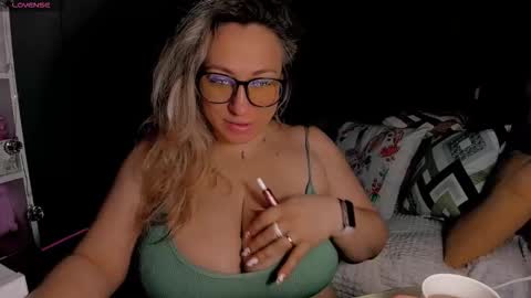 Kris online show from 02/12/26, 02:17