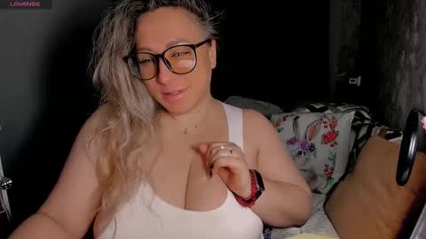 Kris online show from 03/29/26, 01:49