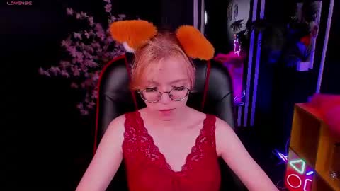 Snapshot of foxxxypolly chatting on 07/04/26, 05:13 Polly online show from 07/04/26, 05:13