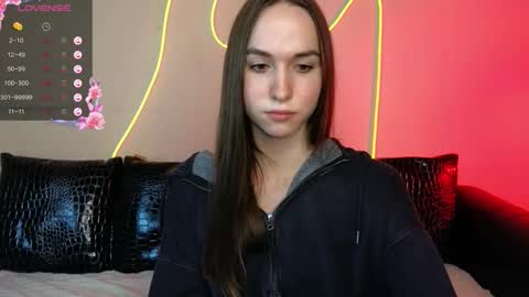 Snapshot of foxxy_girl_ chatting on 09/10/25, 04:40 andice online show from 09/10/25, 04:40