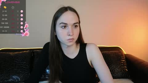Snapshot of foxxy_girl_ chatting on 09/16/25, 11:00 andice online show from 09/16/25, 11:00