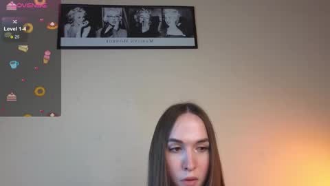 Snapshot of foxxy_girl_ chatting on 09/29/25, 05:40 andice online show from 09/29/25, 05:40
